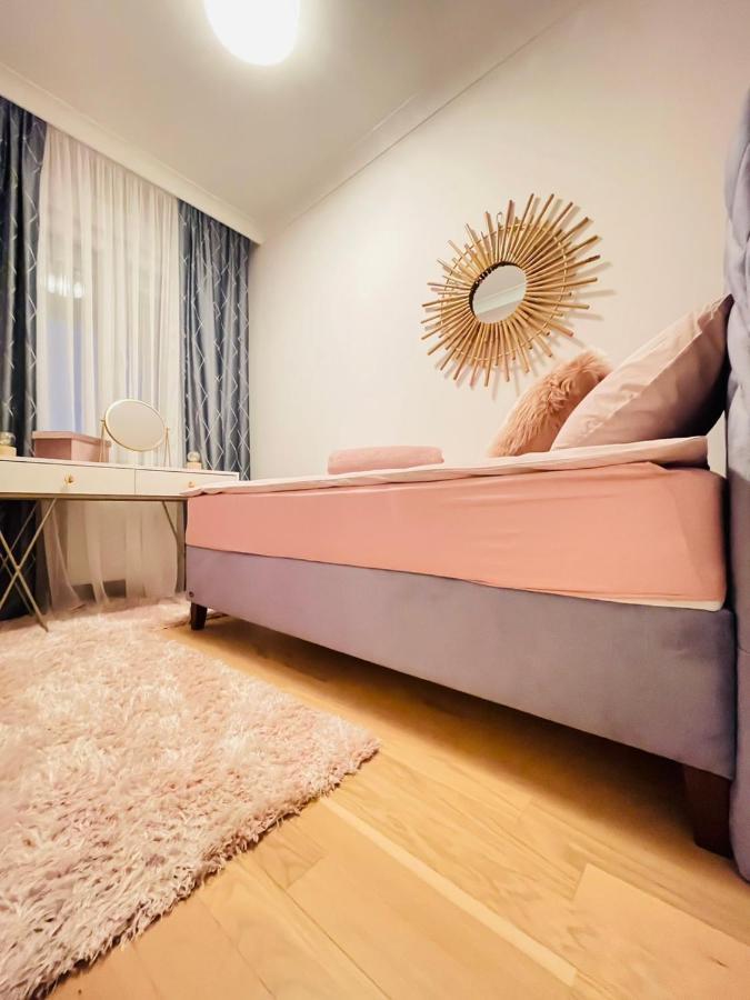 바냐루카 Stan Na Dan "Apartman Purple" 아파트 외부 사진